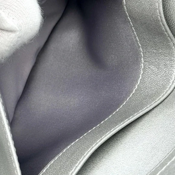 Chanel Camellia Compact Black Bi-fold wallet - Picture 7 of 11